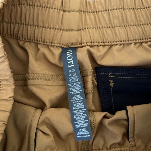 Vuori Dash Shorts Women’s Size L - Picture 4 of 4